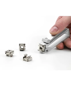 פלייר להתקנה ברגים M6/M5/M4 בארון תקשורת בצבע לבן DELOCK | 66869