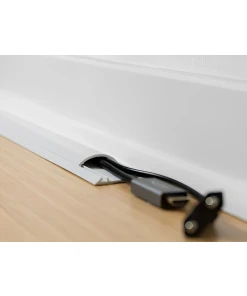 תעלת דריכה PVC דקורטיבית לכבלים עם פס דבק צבע לבן אורך 1 מטר DELOCK | 20707