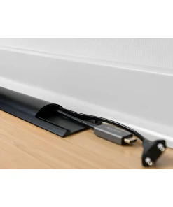 תעלת דריכה PVC דקורטיבית לכבלים עם פס דבק צבע שחור אורך 1 מטר DELOCK | 20709