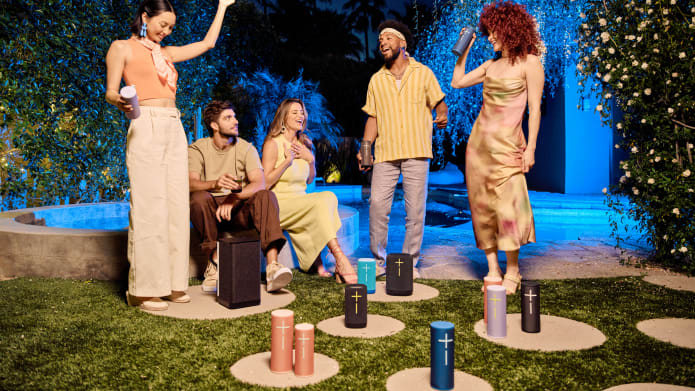 רמקול נייד 360° Sound עם חיבור בלוטוס עם טווח כ-45 מטר Logitech | HYPERBOOM