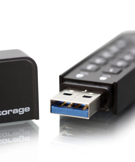 זיכרון נייד מוצפן חיבור USB3.0 תואם לרוב מערכות ההפעלה iStorage | 5060220251182 | IS-FL-DAP3-B-8 | datAshur Personal2 8GB